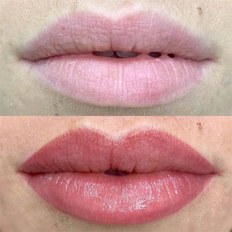 Voor en na PMU op de lippen: boven een lichte, onregelmatige lipkleur, onder een warme koraaltint met een duidelijke contour