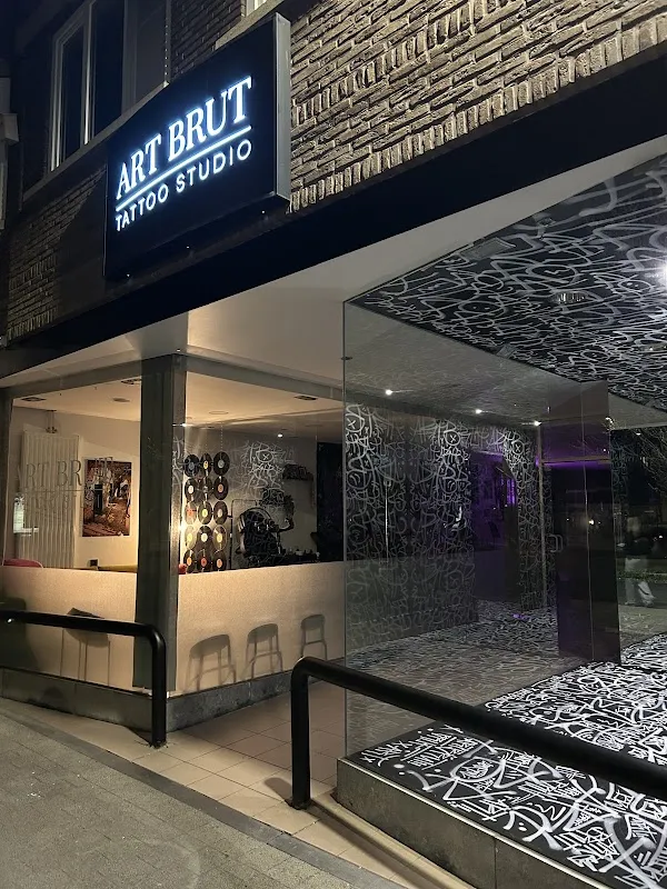 Art Brut Tattoo Studio | Fleur de Vries