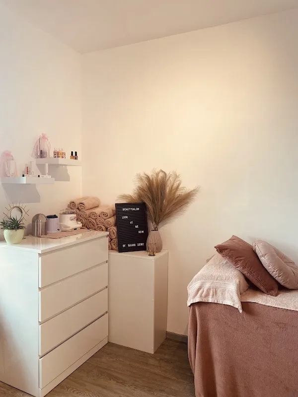 Beautysalon look at me now