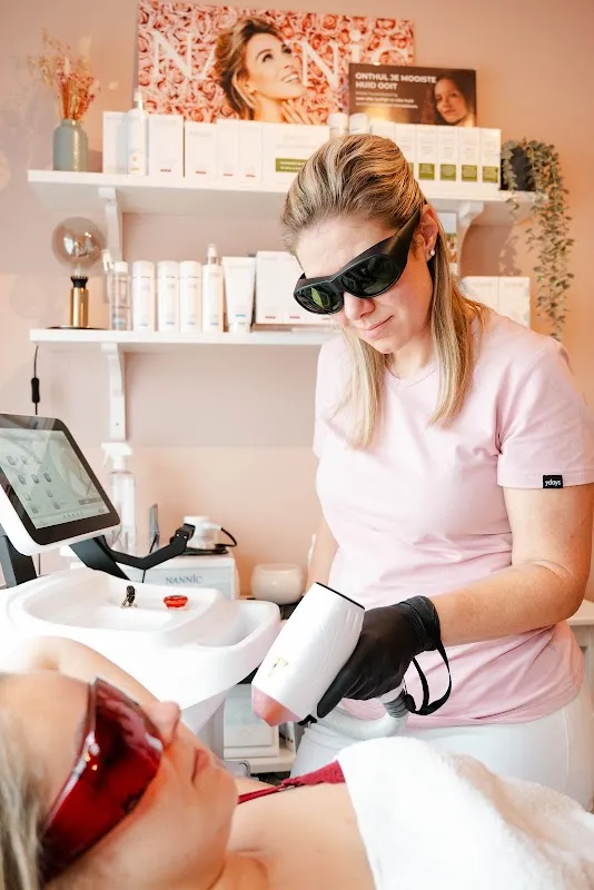 Beck’s Beauty Bar