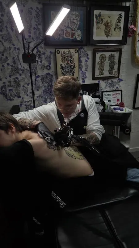DANNY ISSUES TATTOOER
