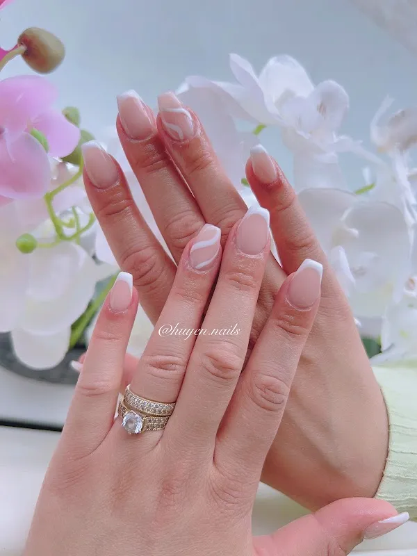 Huyennails – Sint-Gillis