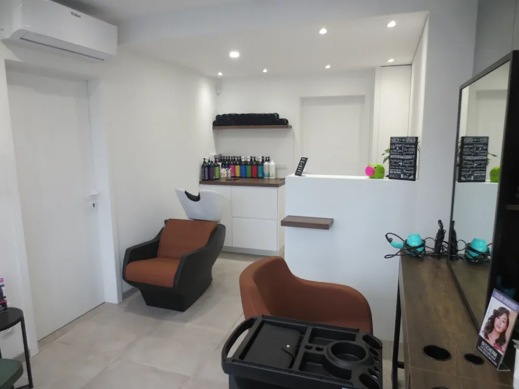 Kapsalon Lokeren – In Weave, Make-up, Bruidskapsels en Hair Extensions