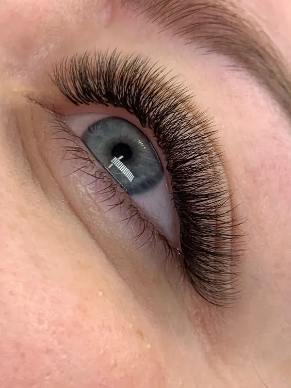 Lash and brow bar by Mel