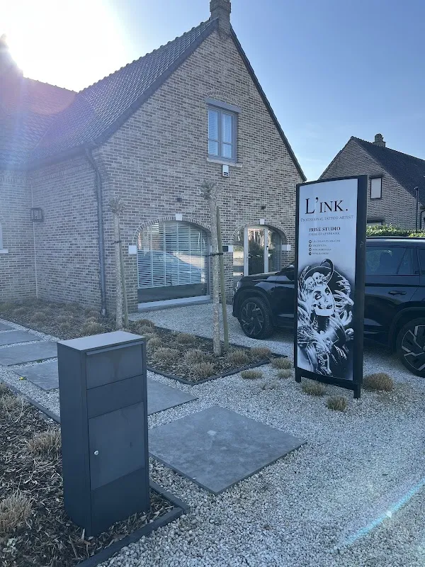 L’ink professional tattoo artist