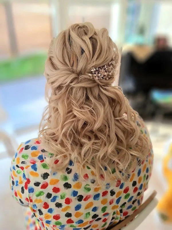 Make up & hair joke