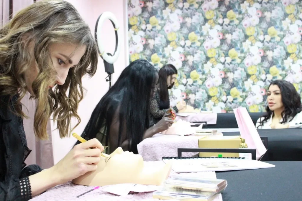 Noor Beauty Shop