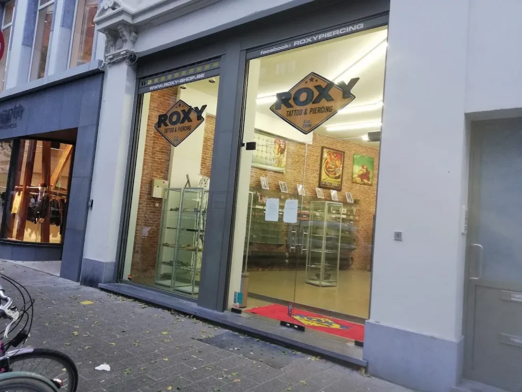Roxy Piercing