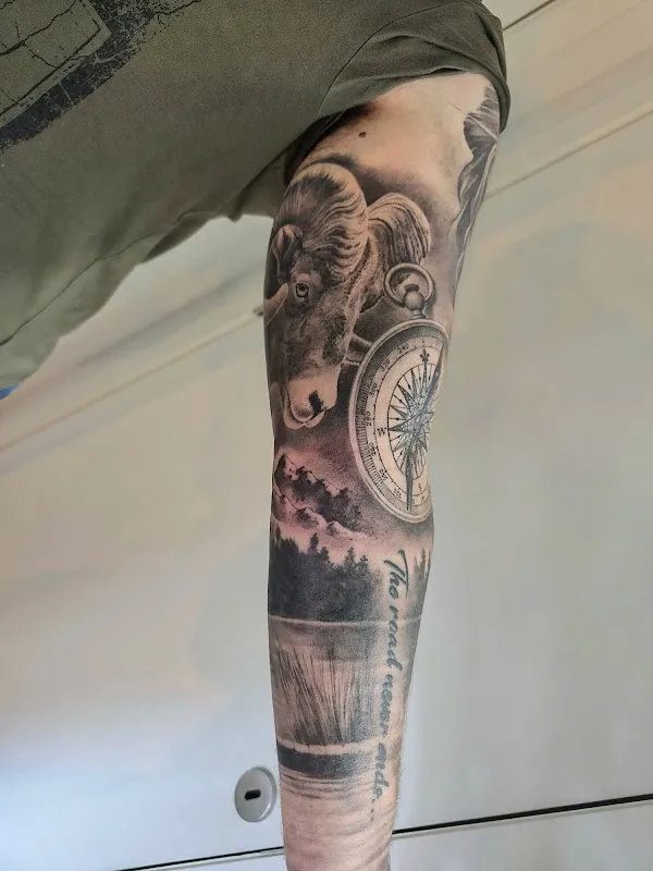 Tattoo Kim – Point Black