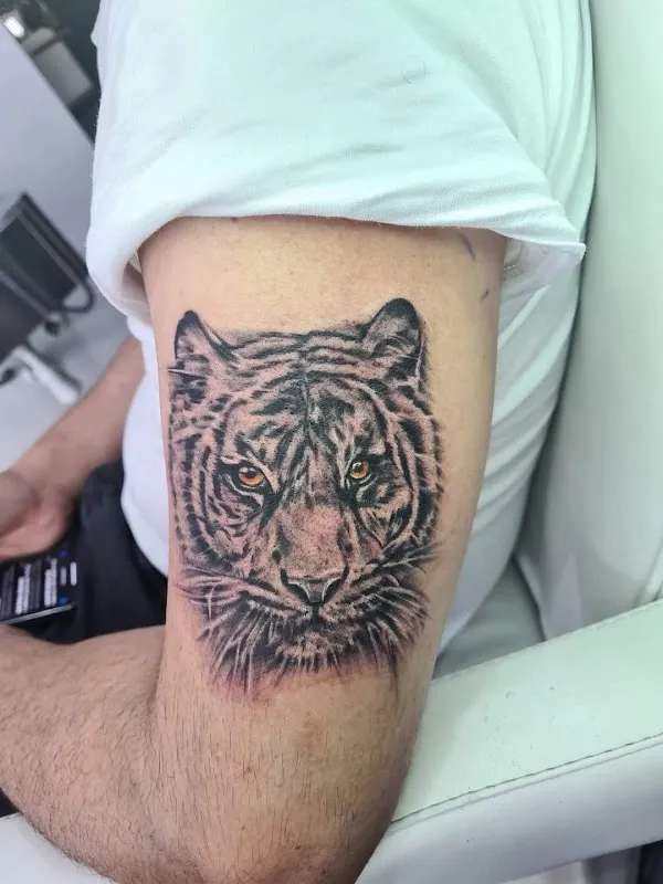 Tattoo studio Larissa Angelo