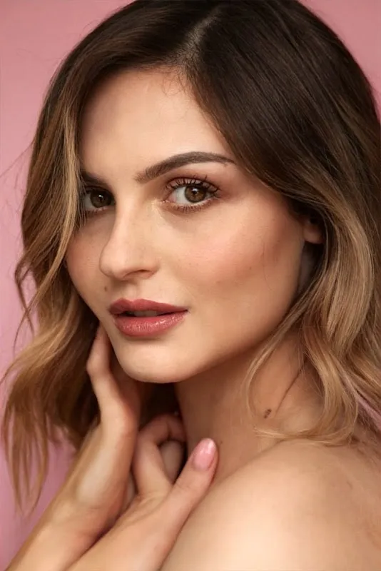 Theodor Treatment| Semi Permanente Make-Up – Laserontharing- lash & brows styling – pedicure – Gelnagels